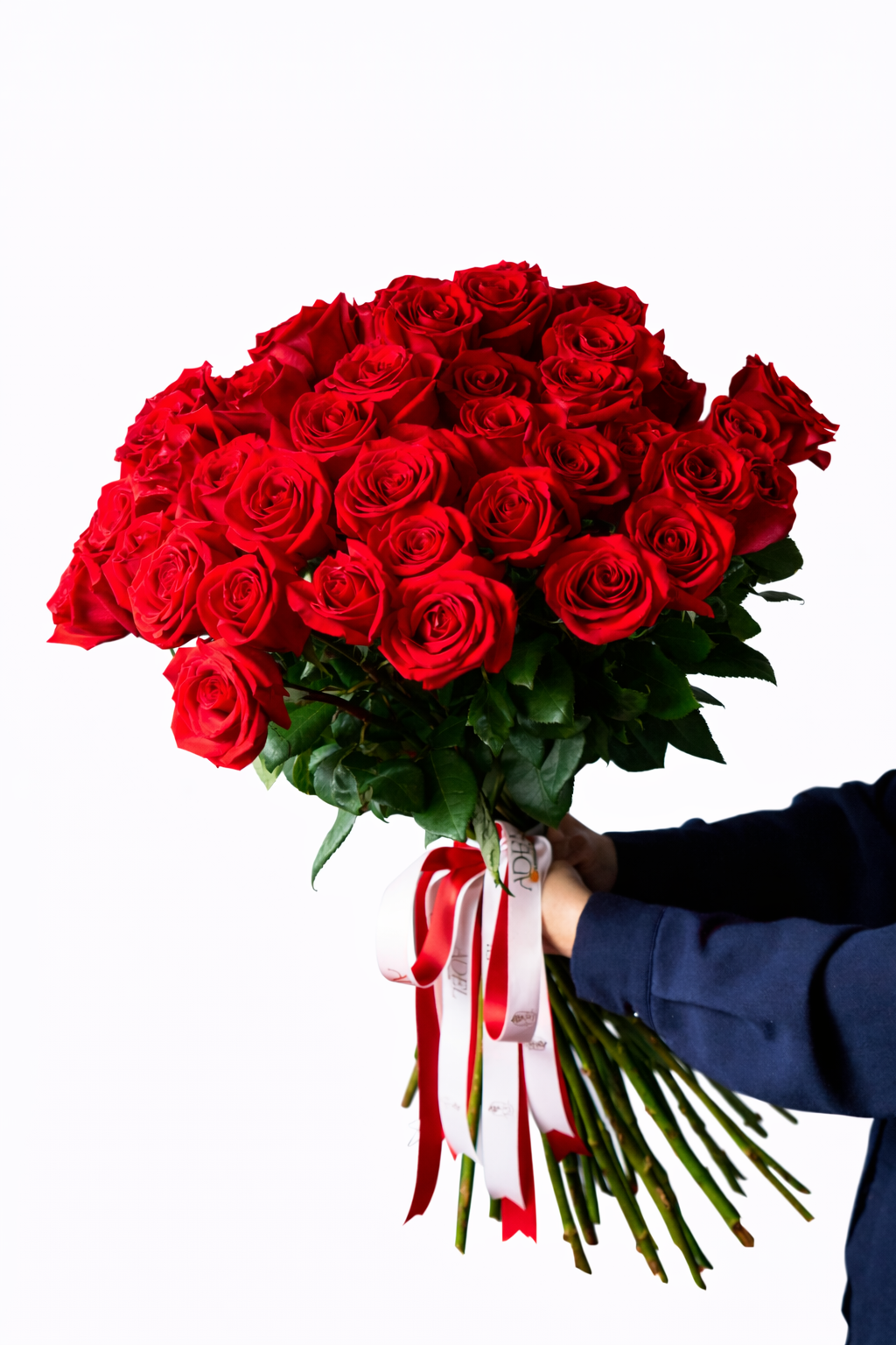 Classic Red Roses — photo 3